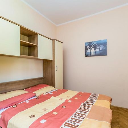 Apartments Krc Pinezići Exteriör bild